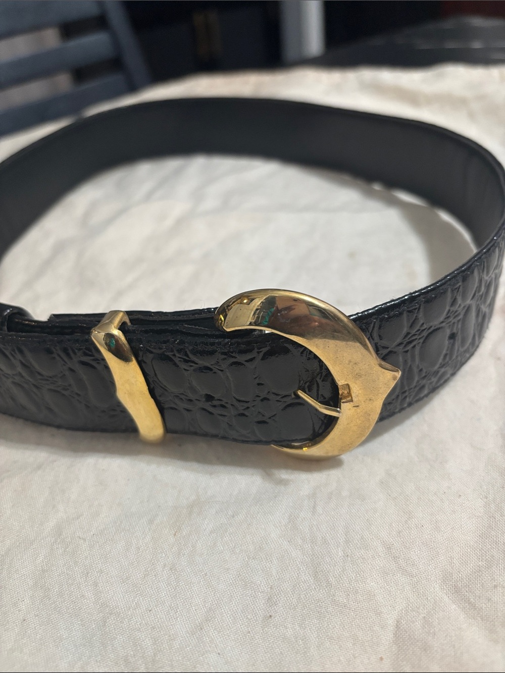 Source Unknown Black Croc-Texture Belt with Gold Crescent Buckle